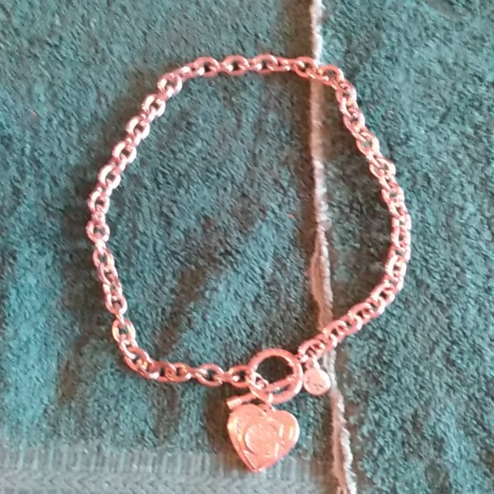 6/$20 Necklace and bracelet set